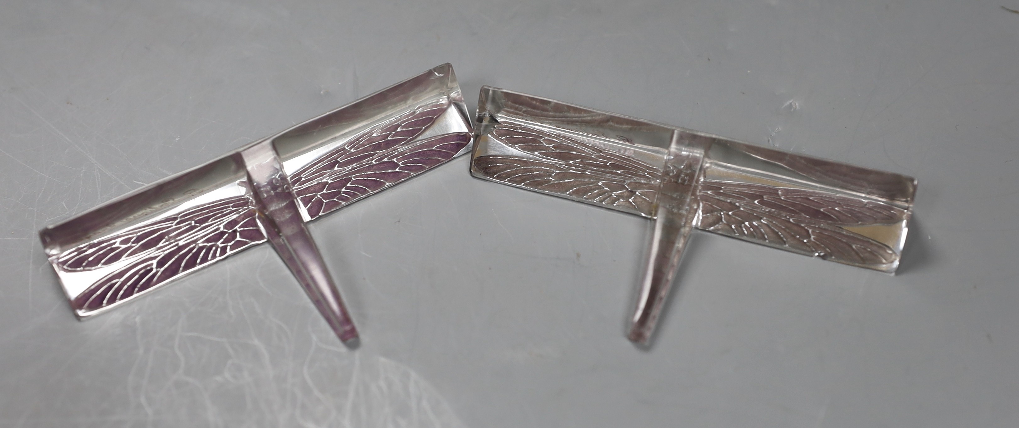 A pair of signed R. Lalique Libellule dragonfly knife rests, 10cms wide